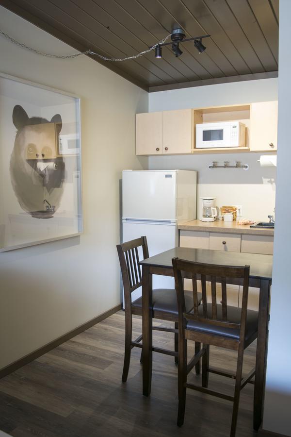Yamnuska Suites Canmore Exterior foto